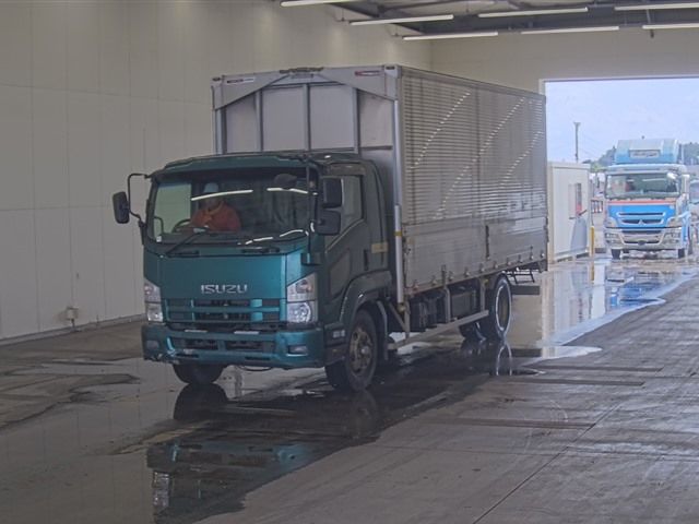 2010 Isuzu Forward アルミウイング Japan auction vehicle