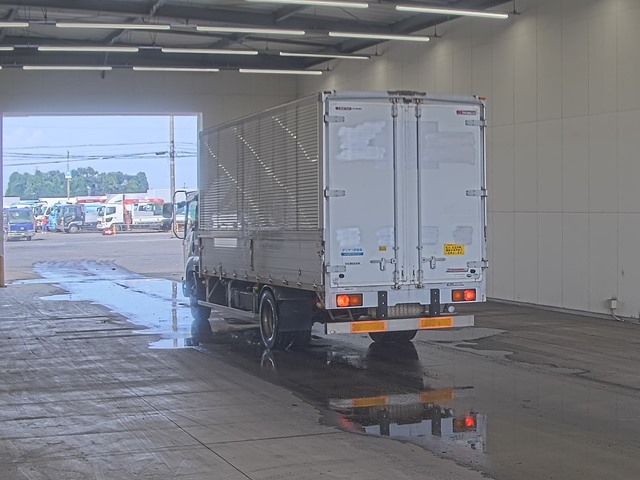2010 Isuzu Forward アルミウイング auction photo 2