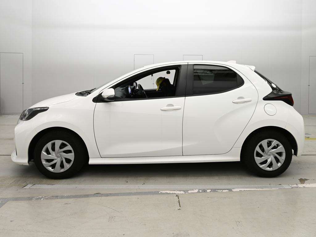 2021 Toyota Yaris X スマートエントリーパッケージ auction photo 4