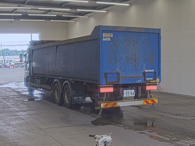 2020 Nissan Diesel UD auction photo 2
