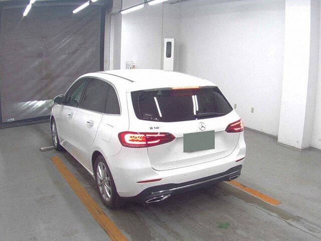 2019 Mercedes-Benz B-Class B180 auction photo 2
