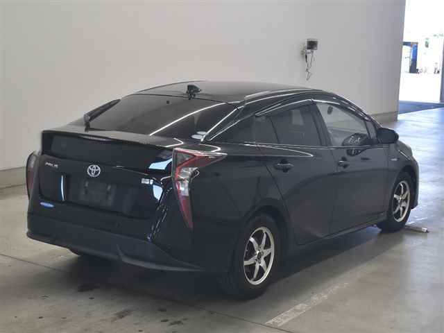2016 Toyota Prius Aツーリングセレクション auction photo 5