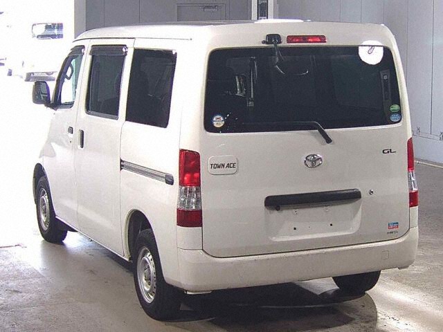 2020 Toyota TownAce Van GL auction photo 2