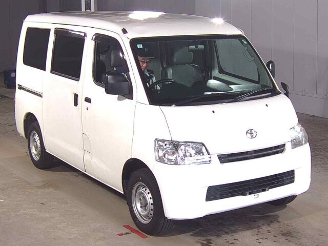Japan Auction Vehicles 8 2020 Toyota TownAce Van GL auction photo