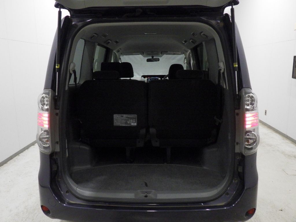 2010 Toyota Voxy X Lエディション 8人 auction photo 8