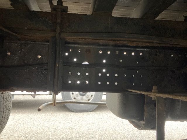 2011 Isuzu Forward Flat Self-Loading Crane, 4-Tier, Wide auction photo 11