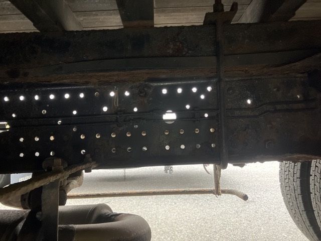 2011 Isuzu Forward Flat Self-Loading Crane, 4-Tier, Wide auction photo 16