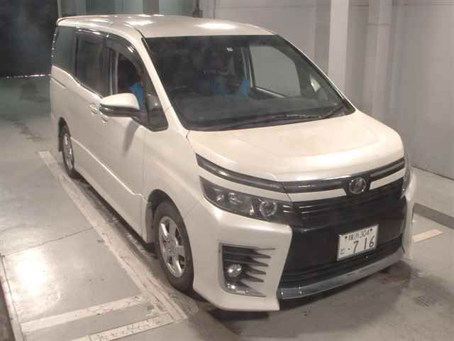 Japan Auction Vehicles 12 2014 Toyota Voxy ZS auction photo