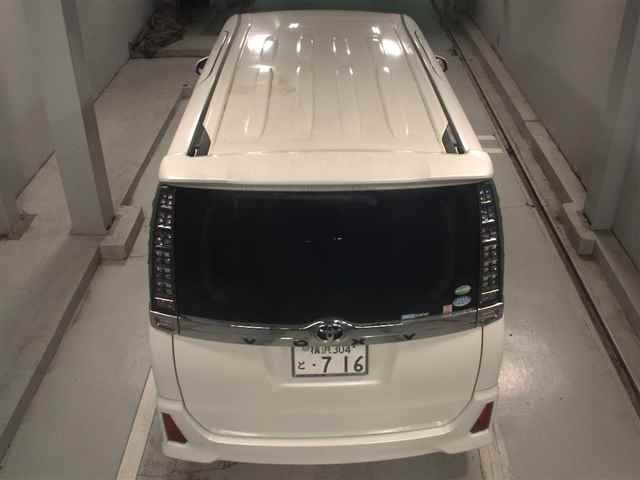 2014 Toyota Voxy ZS auction photo 7
