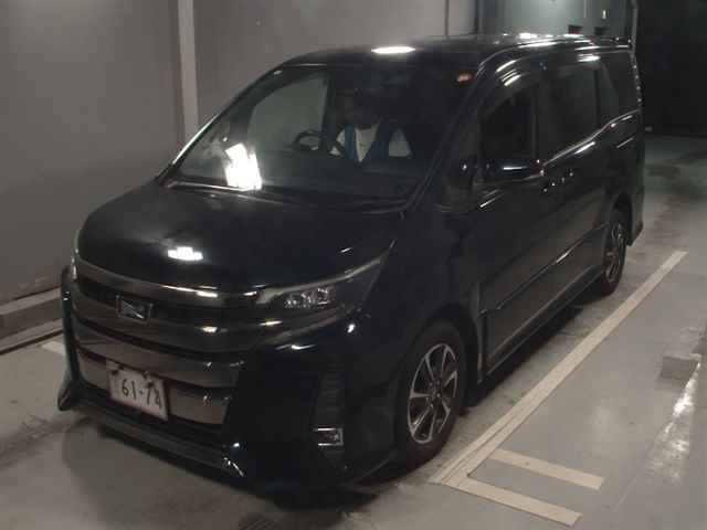 2017 Toyota Noah Si auction photo 4
