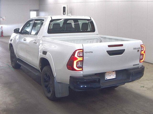 2024 Toyota Hilux Z GR Sport 4WD auction photo 2