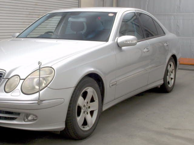 2002 Mercedes-Benz E320 auction photo 3