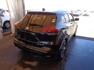 2021 Nissan Kicks X Two-Tone Interior Edition auction photo 2