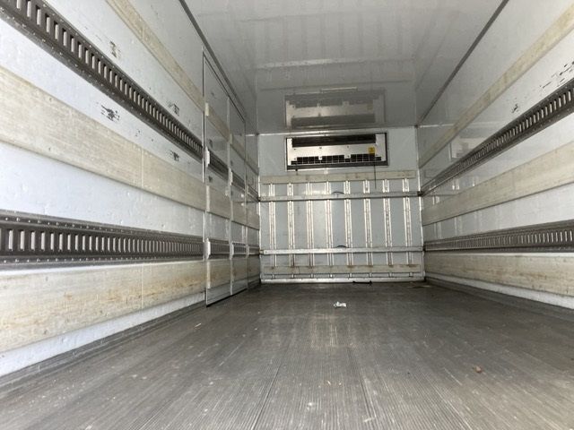 2018 Mitsubishi Fuso Fighter Refrigerated PG auction photo 18