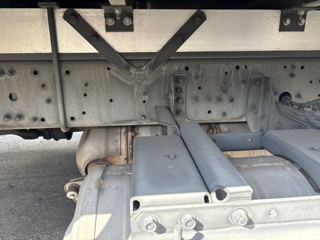 2018 Mitsubishi Fuso Fighter Refrigerated PG auction photo 16