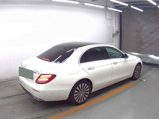 2019 Mercedes-Benz E-Class E400 4M Excursion 4WD auction photo 5