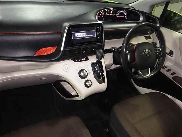 2017 Toyota Sienta G auction photo 5