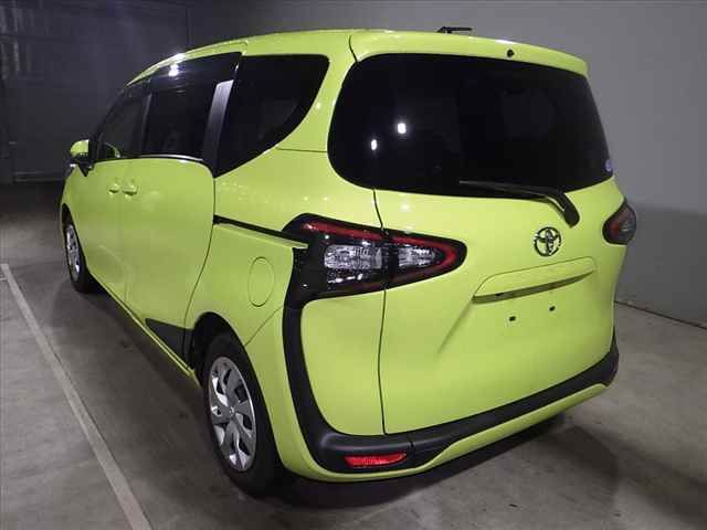 2017 Toyota Sienta G auction photo 4