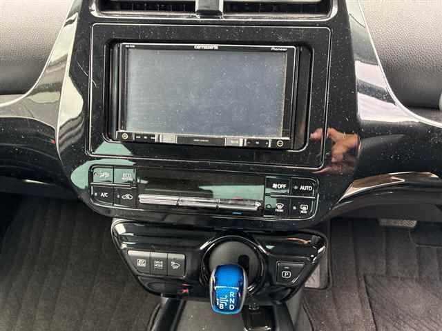 2019 Toyota Prius Sツーリングセレクション auction photo 6