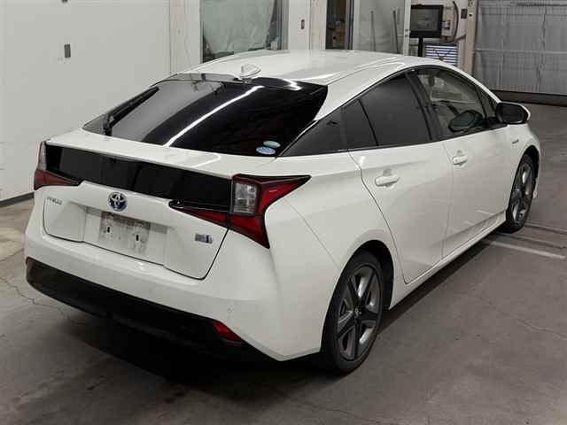 2019 Toyota Prius Sツーリングセレクション auction photo 5