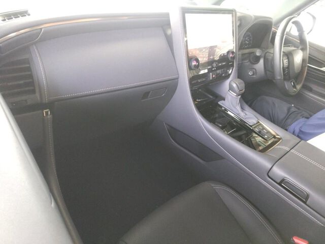 2024 Toyota Alphard Z auction photo 3