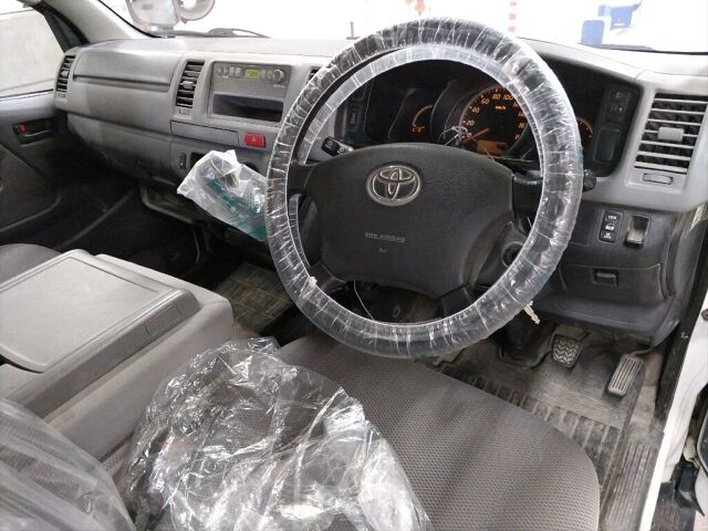2007 Toyota Hiace Long DX 4WD auction photo 3