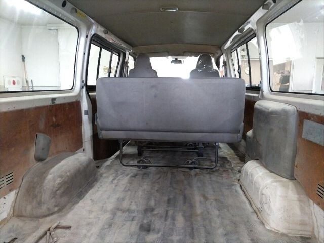 2007 Toyota Hiace Long DX 4WD auction photo 6