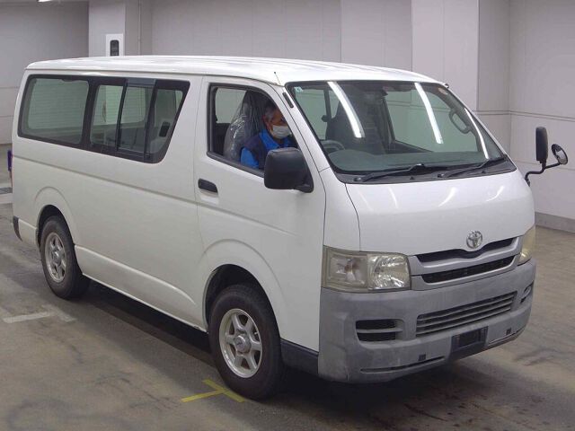 Japan Auction Vehicles 8 2007 Toyota Hiace Long DX 4WD auction photo
