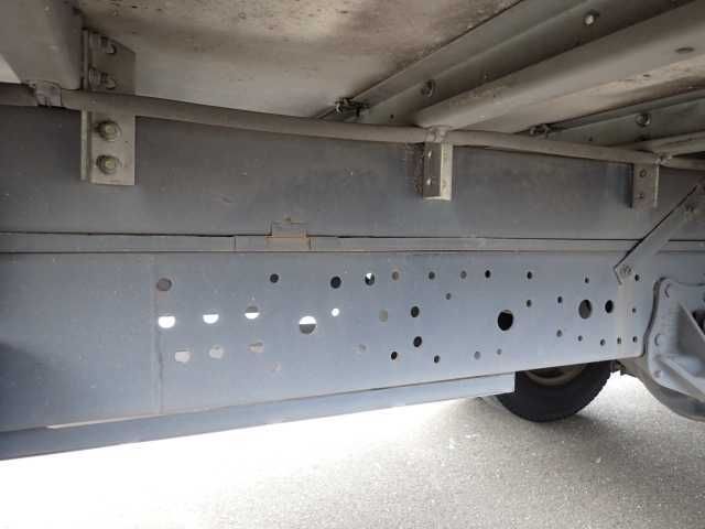2021 Isuzu Elf 2.95t refrigerated/freezer truck, 3°C auction photo 6
