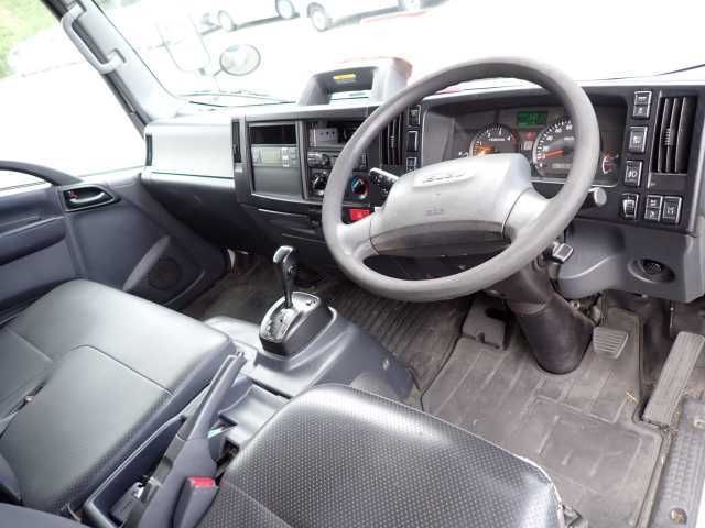 2021 Isuzu Elf 2.95t refrigerated/freezer truck, 3°C auction photo 5