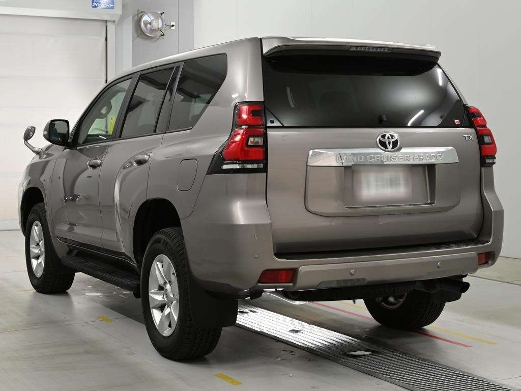 2022 Toyota Land Cruiser Prado TX 4WD auction photo 6