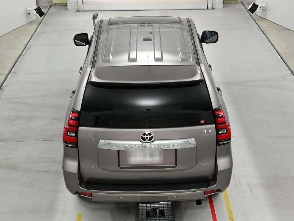 2022 Toyota Land Cruiser Prado TX 4WD auction photo 8