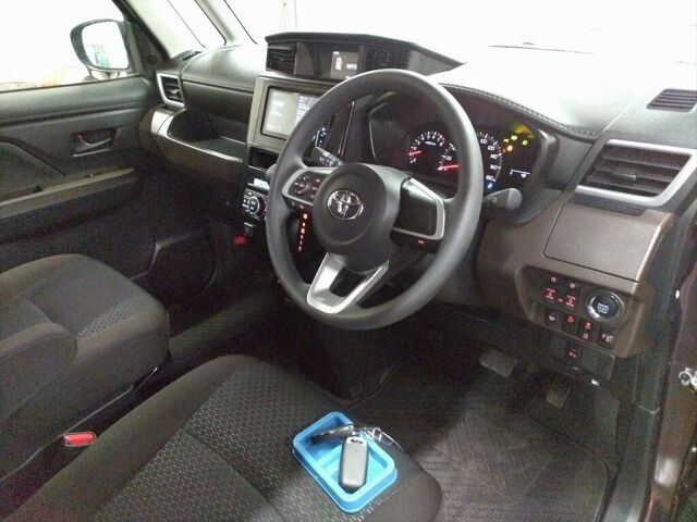 2024 Toyota Roomy G 4WD auction photo 3