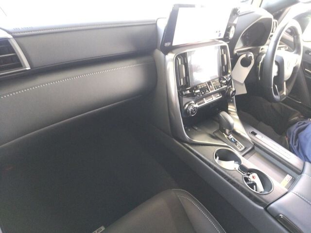 2025 Lexus LX LX700H 4WD auction photo 3