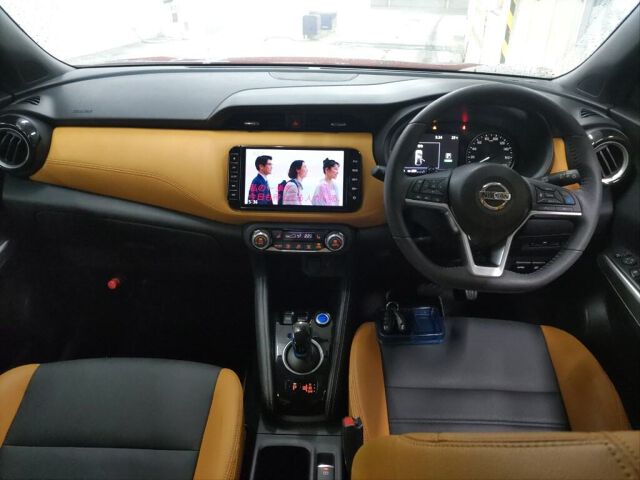 2022 Nissan Kicks X Two-Tone Interior Edition auction photo 3