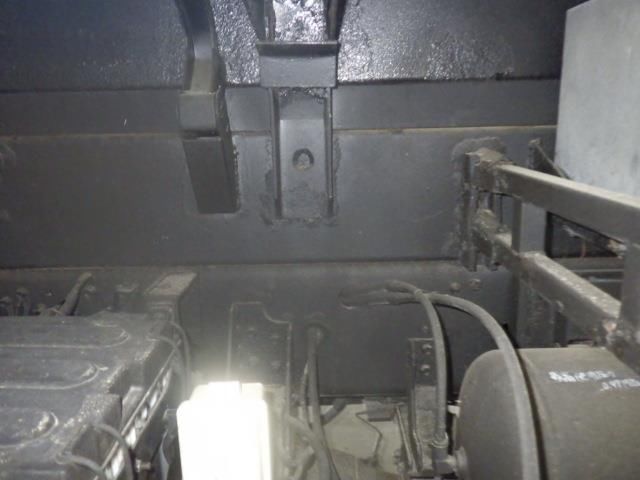 2012 Isuzu Forward dump auction photo 4