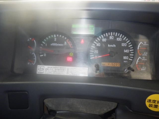 2012 Isuzu Forward dump auction photo 6