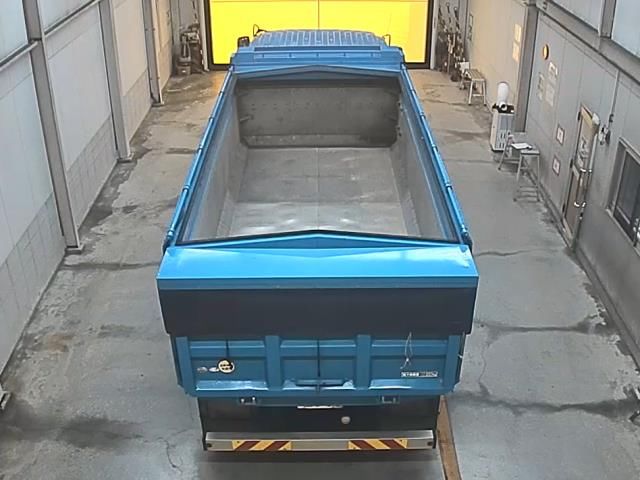 2012 Isuzu Forward dump auction photo 3