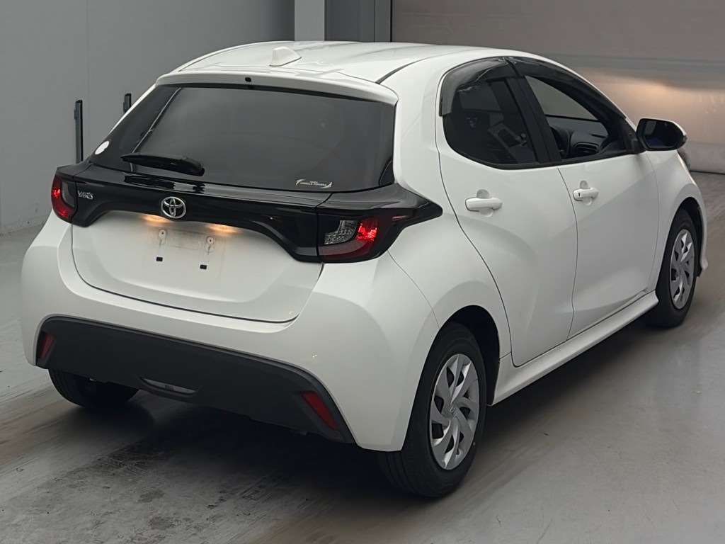 2021 Toyota Yaris X auction photo 2