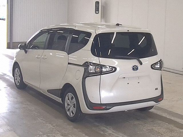 2022 Toyota Sienta HV ファンベースG auction photo 2