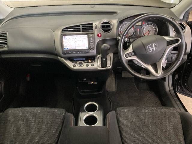 2012 Honda ストリーム ZS Sporty Edition auction photo 2