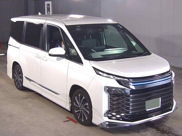 Japan Auction Vehicles 8 2023 Toyota Voxy Hybrid S-Z auction photo