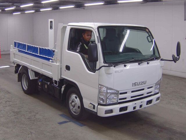 Japan Auction Vehicles 8 2020 Isuzu Elf dump auction photo