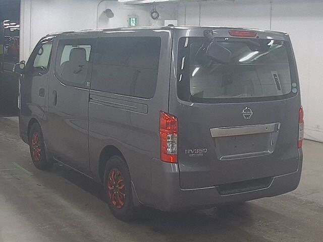 2017 Nissan NV350 Caravan ロングDX auction photo 2