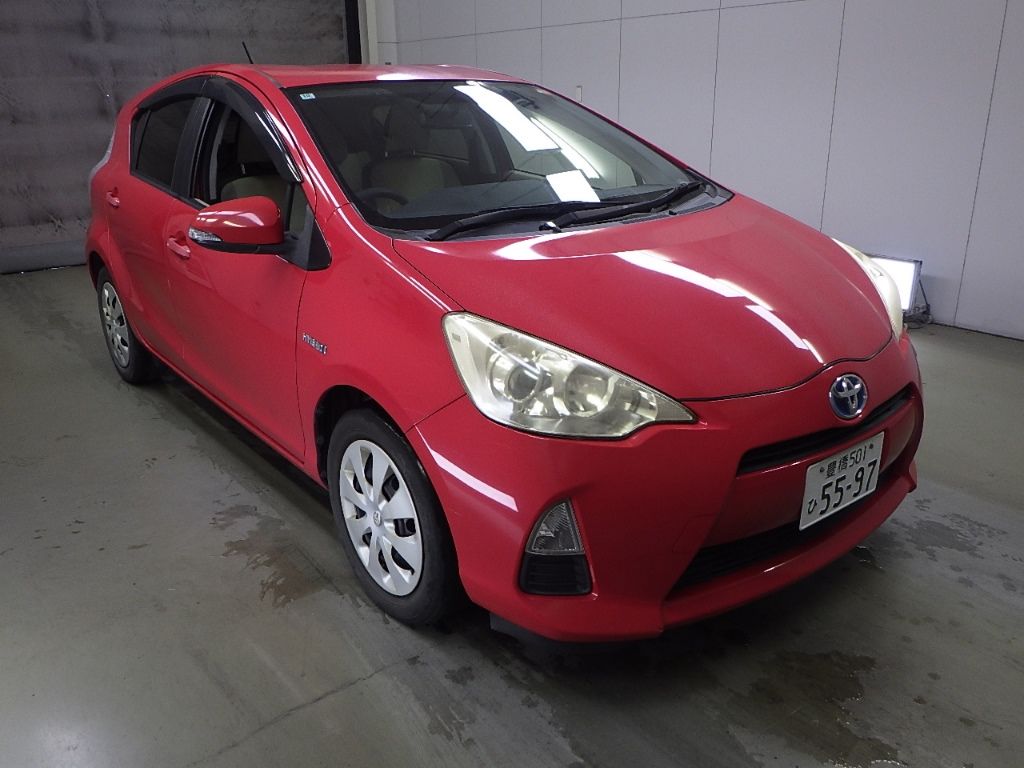 Japan Auction Vehicles 9 2012 Toyota Aqua S auction photo