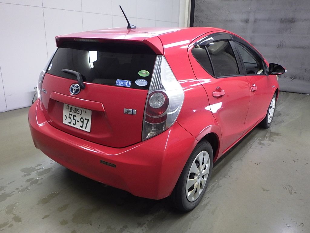 2012 Toyota Aqua S auction photo 2