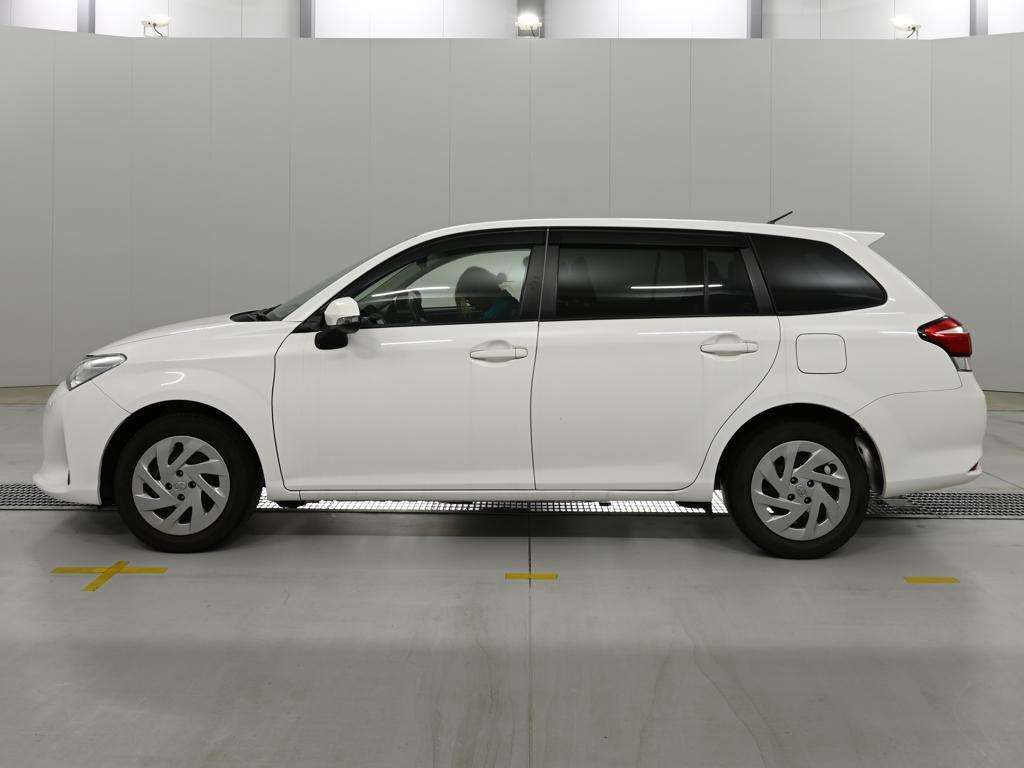 2021 Toyota Corolla Fielder EX auction photo 4
