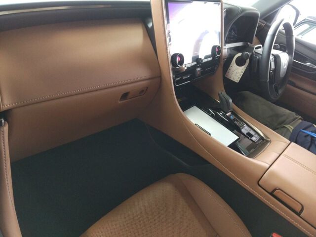 2025 Toyota Vellfire Z Premier auction photo 3