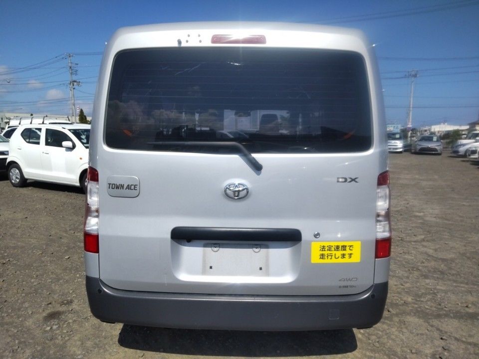 2022 Toyota TownAce auction photo 5