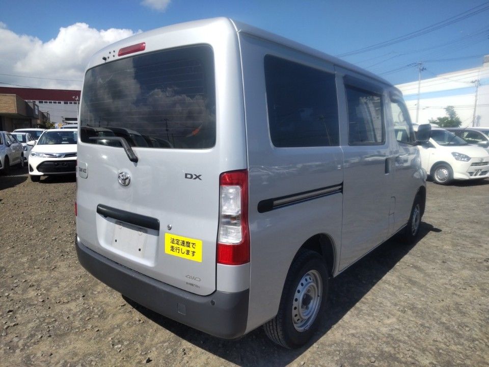 2022 Toyota TownAce auction photo 2